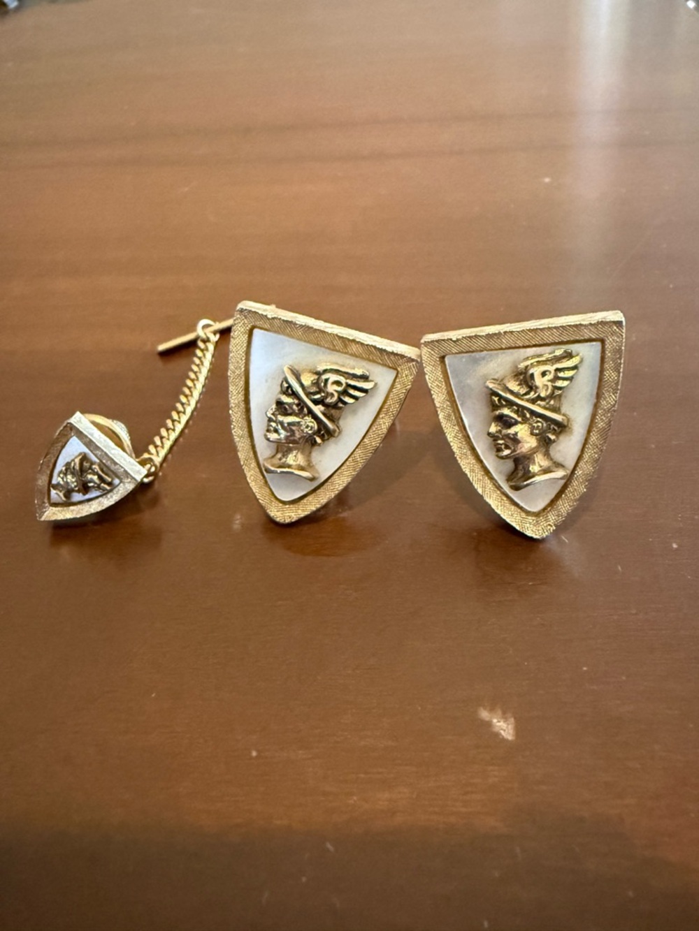 Gold and MOP cuff link set